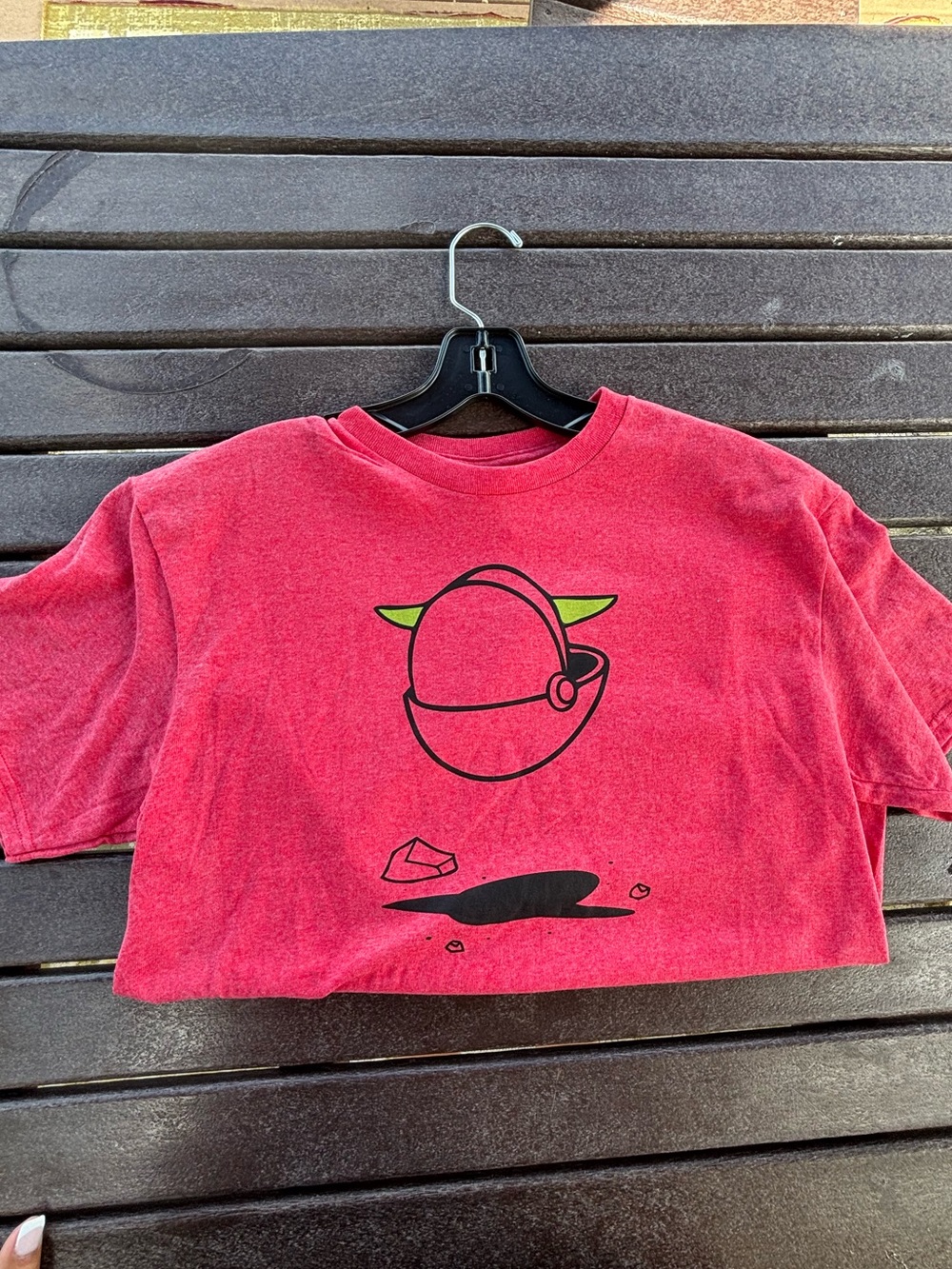 Delta Red Short-Sleeve Graphic Tee with Green Detail